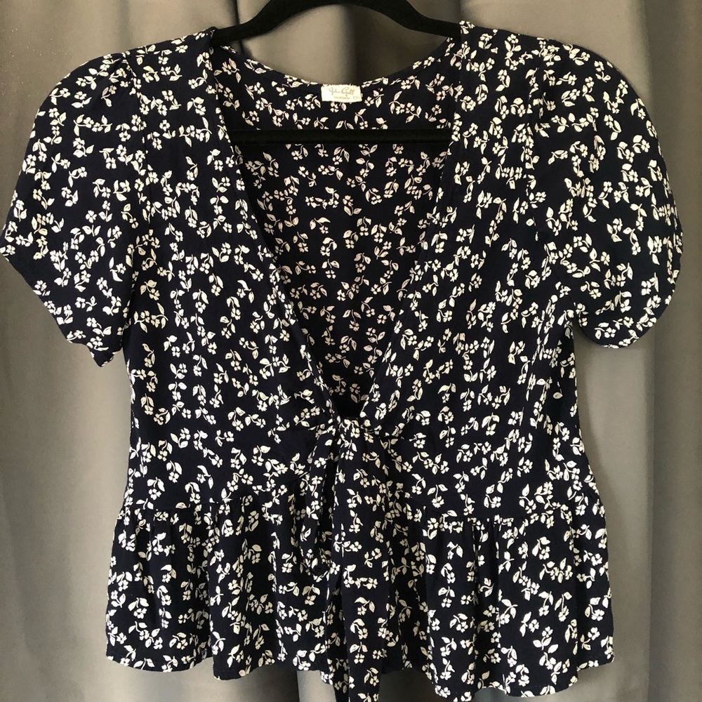 Brandy Melville J Galt Cora top